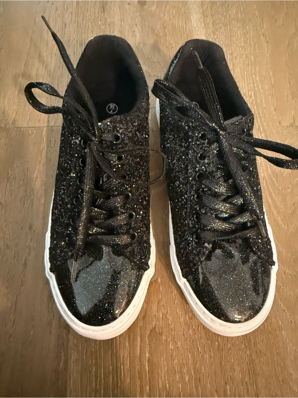 AISFAES Black Glitter Sneakers Size 7 + Extra Laces